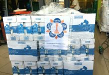 Donación de alimentos al Ayuntamiento de Guía de Isora por el Grupos Sathya Sai de Tenerife Sur